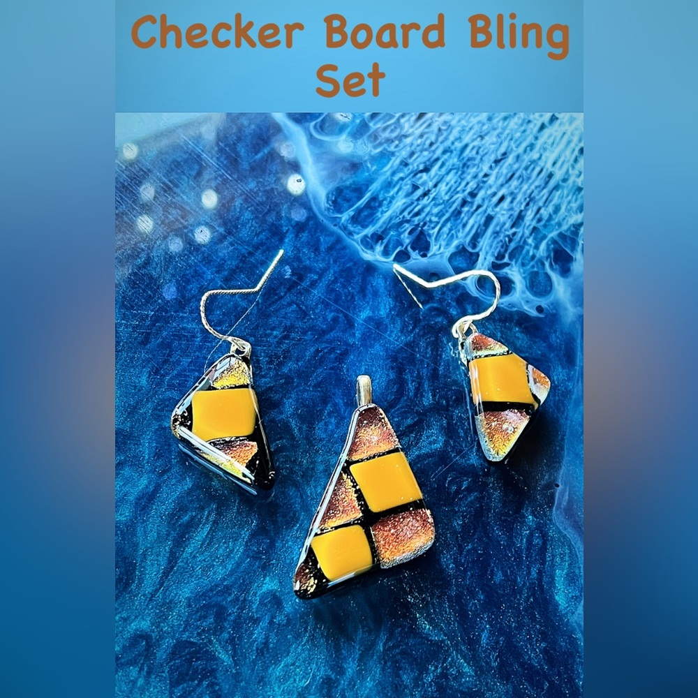 Bonnie’s Bling One of a Kind Fused Glass Jewelry and Accessories to Wear. - Picture 1 of 10